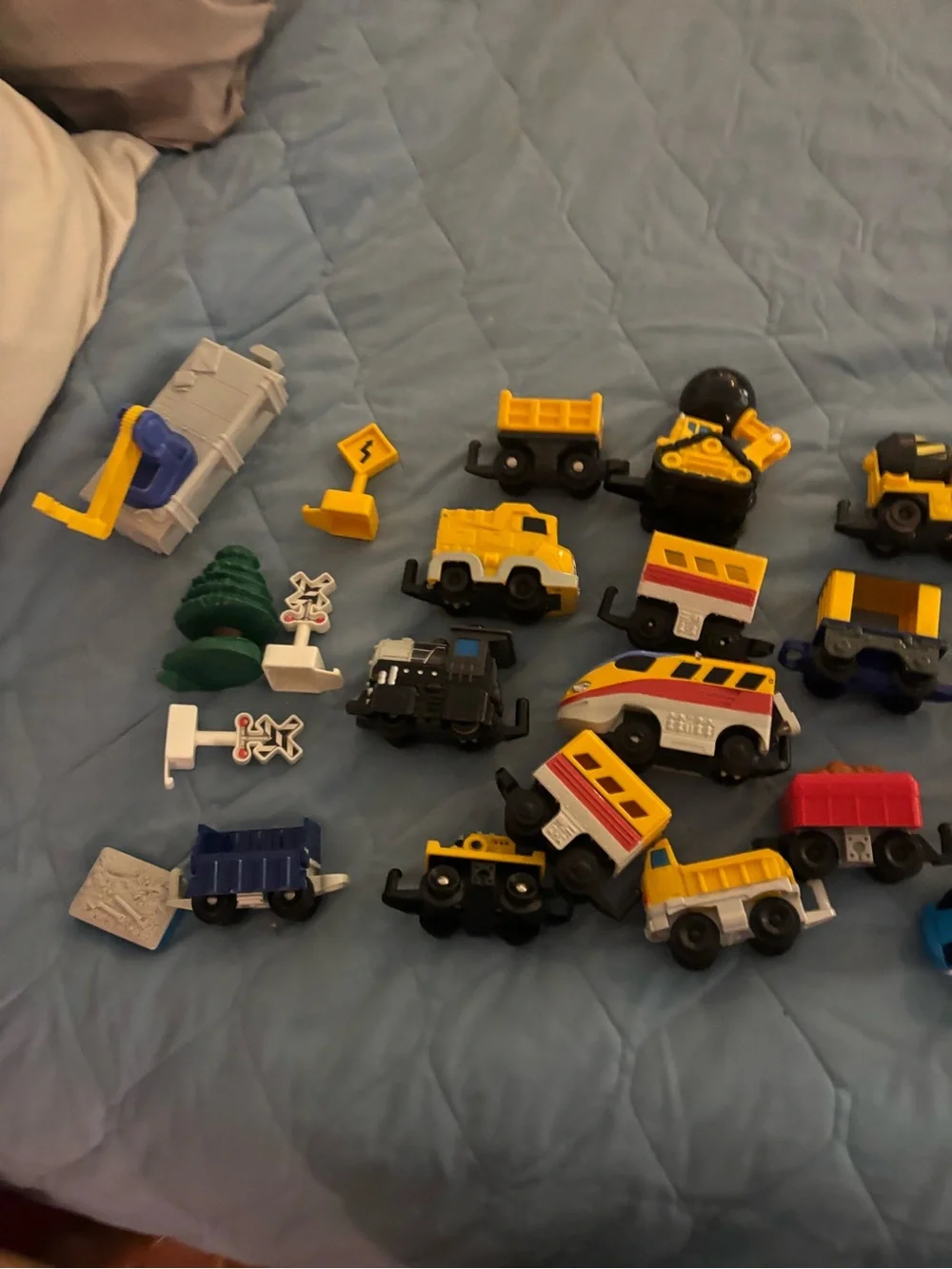 Thomas & Friends Playset Lot with Blue, Green, Yellow, Red Pieces